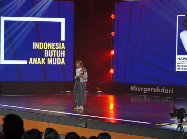 Bijak di Dunia Maya Versi “Indonesia Butuh Anak Muda”